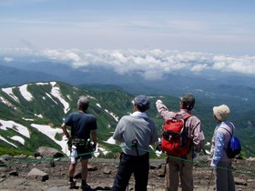 山形県を代表する名峰「月山」
