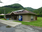 サービスセンター棟