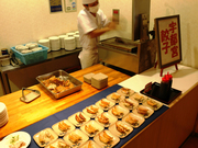 グリルコーナーの焼きたて餃子