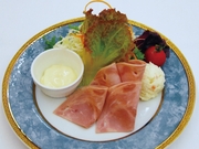 手作りハムと生野菜