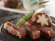 但馬牛カットステーキ　100ｇ3200円