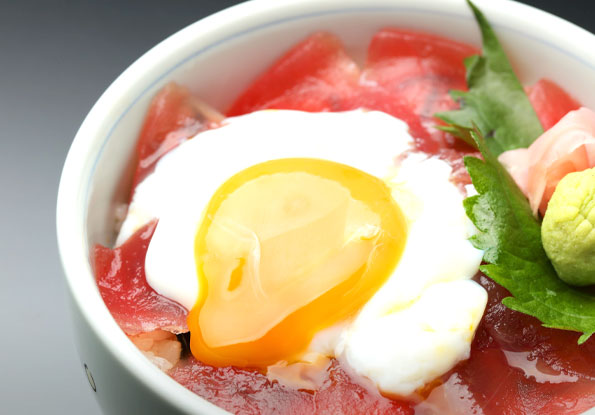 天草産本マグロの鉄火丼