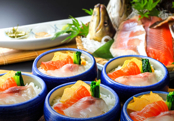 信州サーモンと大岩魚の紅白丼