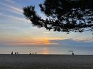 淡路島屈指の人気海水浴場　慶野松原海水浴場