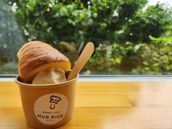 手作りパンのお店　”HUG　RICO”ベーカリー　