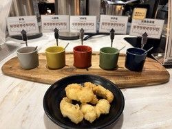 ライブキッチンで楽しむ、揚げたて鱧の天ぷら