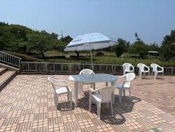 暑すぎるから、プールで涼もう。