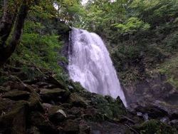 天然クーラー「小野川不動滝」