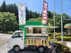 キッチンカーで小腹を満たそう😋