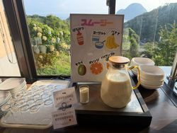 朝の一杯で元気チャージ！季節のフルーツスムージー