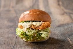 大人気♪♪「鯛カツバーガー」！
