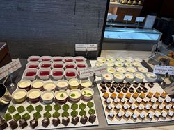 夕食ビュッフェで楽しむ、彩り豊かなデザート