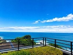 青い空と海を望む「空と海テラス」