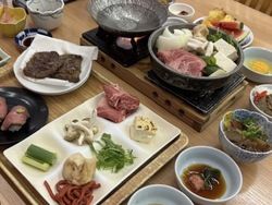 近江牛すき焼きとしゃぶしゃぶ