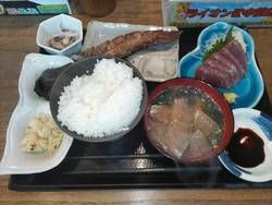 みしおね横丁　鶴亀食堂
