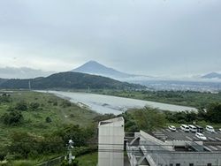 雨の日でも富士山を楽しめるカフェ「カフェ富士のめぐみ」