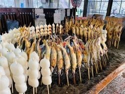 湯滝散策のひと休み♪鮎の塩焼きとゆずだんご