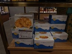 売店のおすすめ！！「瀬戸内はちみつ焦がしバターレモンワッフル