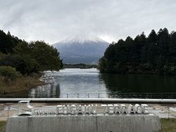 富士山初冠雪