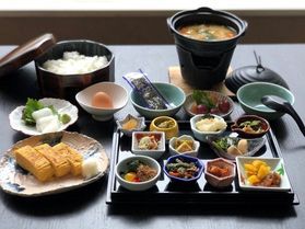 お席でゆっくりとお召し上がりいただける御膳形式朝食！