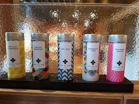 ロビー「陽だまりラウンジ」にてホッと一息
