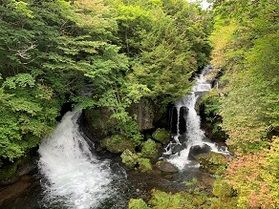 竜頭の滝をみにいきました。