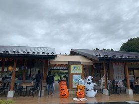少し足を延ばして