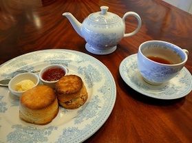 中禅寺湖を眺めながら優雅なティータイム♪
