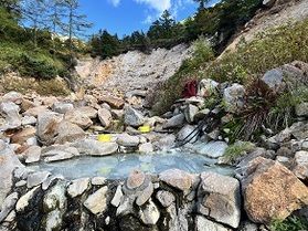 日本一遠い温泉へ行ってきました。北アルプスの紅葉写真も少し…
