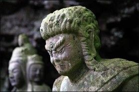 日光仏岩(ニッコウホトケイワ)