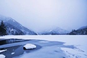 湯ノ湖の様子