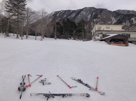 湯元温泉スキー場でスキーをしてきました♪