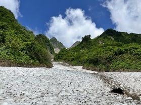 梅雨の晴れ間に本格登山！雨飾山