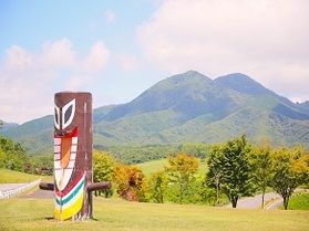 紅葉の蒜山高原 20kmのウォーキングツアー