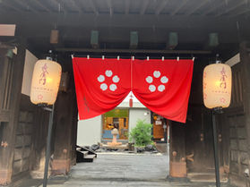 お菓子とご飯のお店「長屋門」