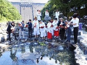 6・26(ろくてんにいろく)は露天風呂の日!温泉でゆったりと