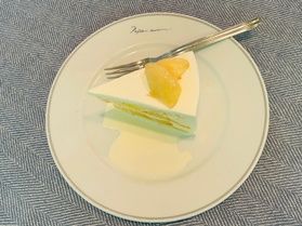 湖畔ケーキカフェ<br>山梨県山中湖村【ペーパームーン】