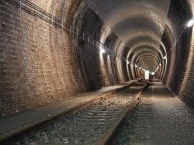 【鉄道ファン必見】ワイン貯蔵庫に転生したトンネル