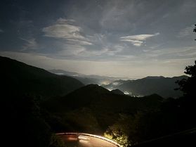 夜空を見上げて