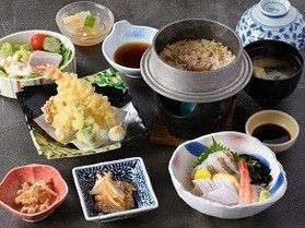 毎日ランチ営業行っております♪