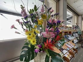 毎週金曜日はいけ花の入れ替え日です