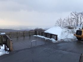 網張温泉にも春の陽気