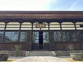 境内に庭園広がる「ぼたん寺」