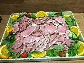 一口食べるだけで、心を奪われる!?「パストラミポーク」