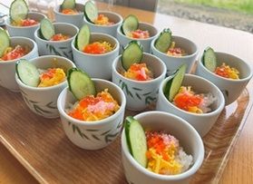 かわいい「カップちらし寿司」