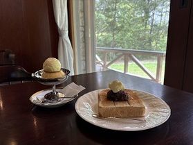 懐かしさに包まれる―安曇野「白十字」で過ごす心安らぐカフェ
