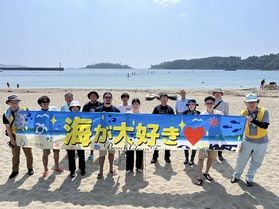 小田の浜海水浴場ビーチクリーンを行いました。