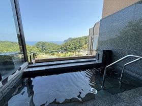 暑い中でも自家源泉の天然温泉でゆったり♪