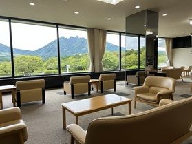 休館中にロビーも一部模様替えを行いました♪