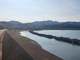 休暇村の遊歩道「上地の浜」へお散歩♪